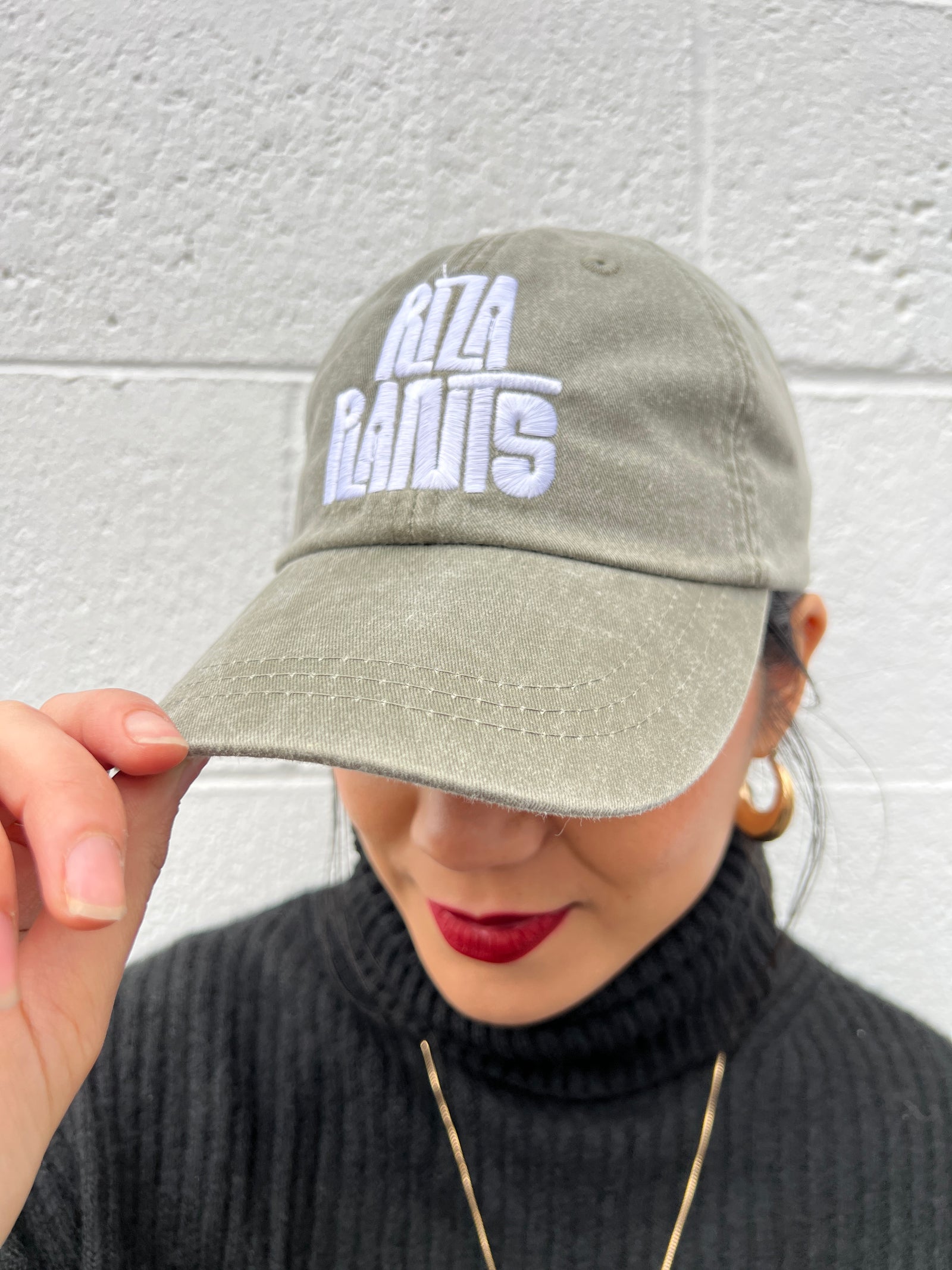 Embroidered RIZA PLANTS hat